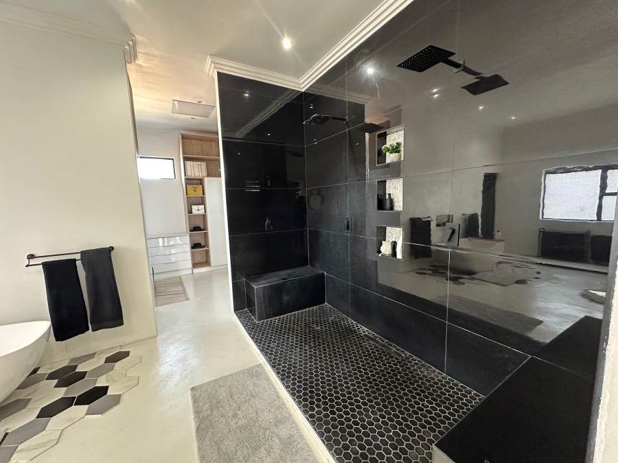 4 Bedroom Property for Sale in The Islands Estates North West